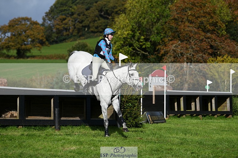 251024A-120209-09125 - B-109-Zoe.Davies