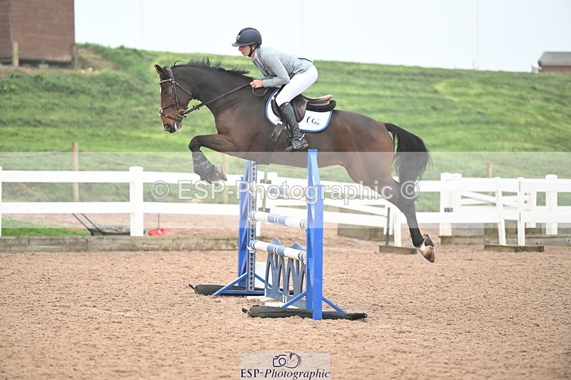241102A-122723-04557 - SAT Cls 15 Foxhunter and 1.20m Open