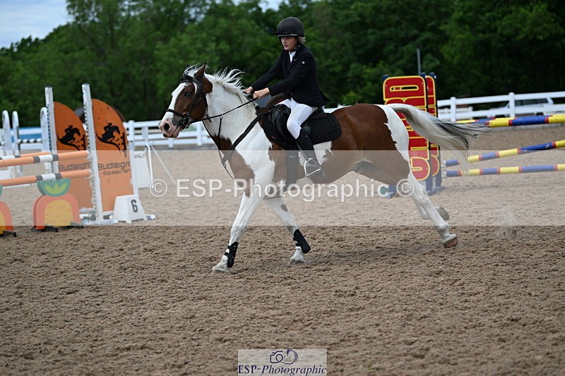 240608A-151221-01575 - Cls 11 Pony Newcomers and 1m Open