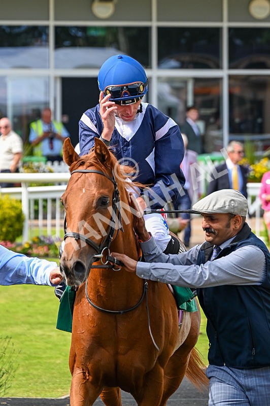310526-Race 1-Alfred Wallace-8027 - Race 1 15.45pm Enter ITV7 For Free Novice Stakes