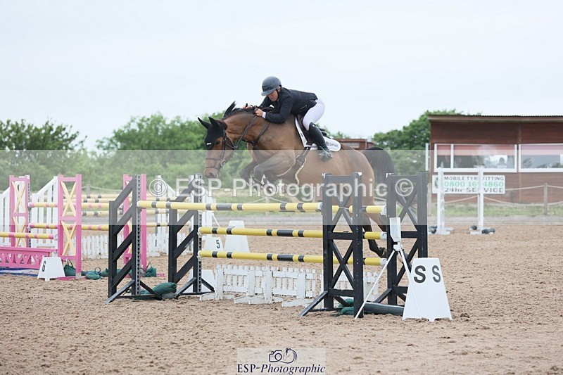 250524-131625-04971 - Cls 15 Snr Fox 1st Rnd