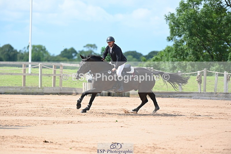 230721A-105404-05486 - Cls 6, 2 Star Medium 1.35m