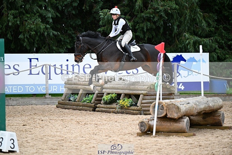 241117-143625-04650 - Cls 3 90-95cm 14.00 to 15.00