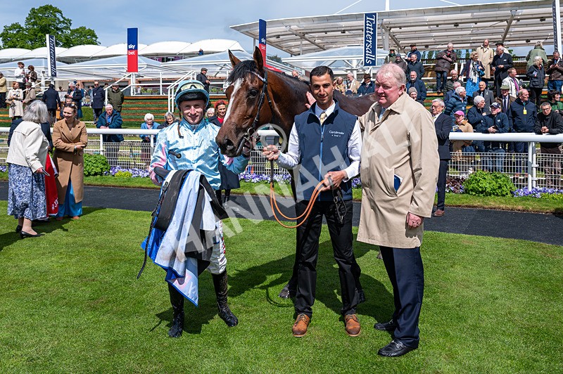 130526-Race 2-Klassleader-9821 - Race 2 2.20pm Sky Bet Race To The Ebor Jorvik Handicap