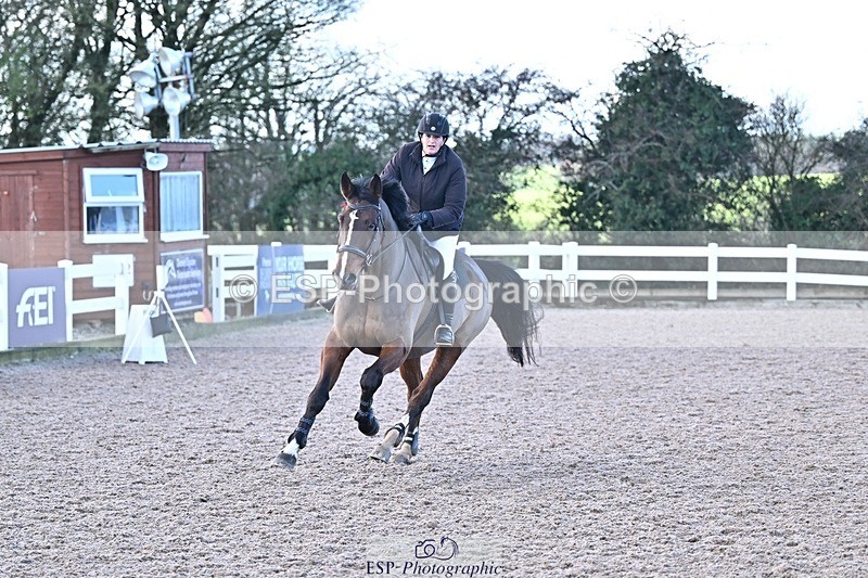 251203-131215-00646 - Cls 4 Newcomers and 1.10m Open