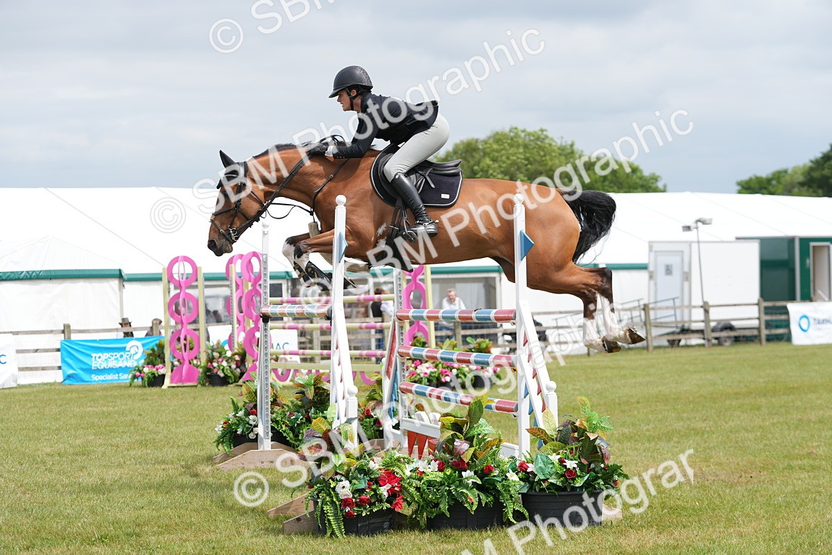 SBM_06512 - Class 202 - National 1.40m Open