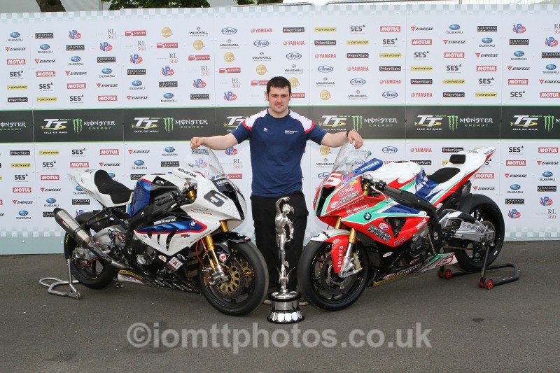 TT148825 - Senior TT Podium