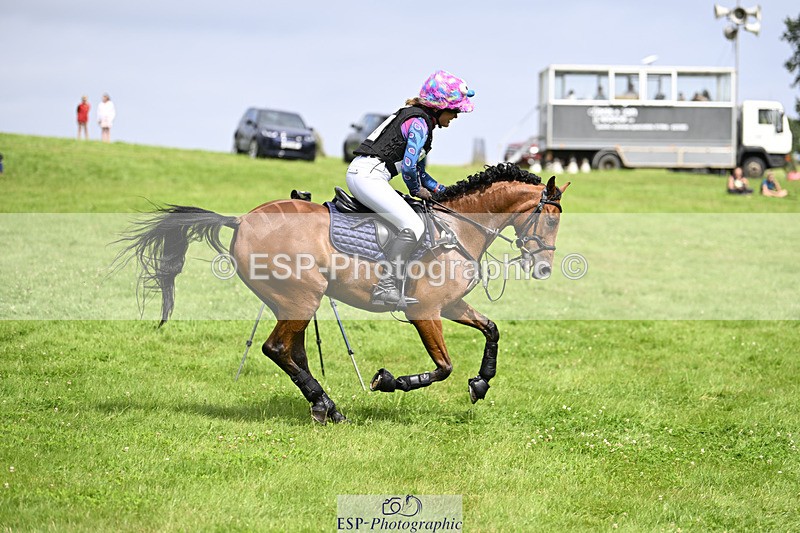 240804-151611-18183 - 601-Tichy_Sanders-UBERTON_VAN_HET_DALHOF