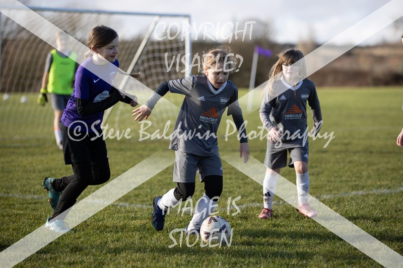 1DX31218 - 2026-01-17 FC Abbey Meads U9 Purple Girls V Develop FC U9 Girls