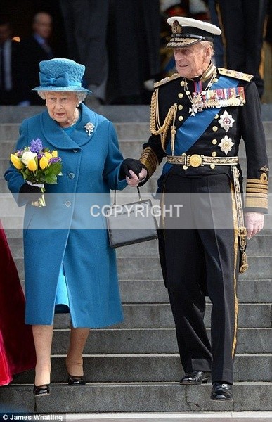 (E-65)   Their Diamond Wedding Anniversary - English Royals