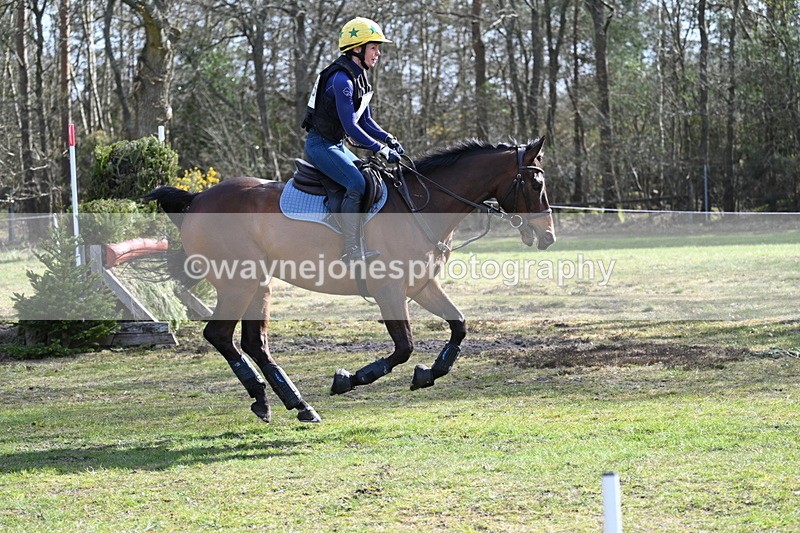 WJ7_0118 - Time 10:13 to 10:38 Times at the Fence