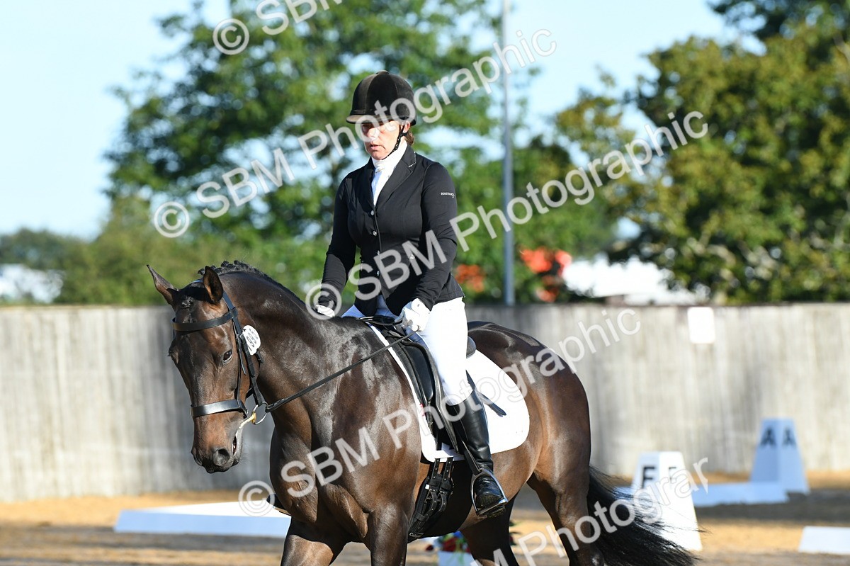 SBM_14404 - D4 - Small Tour Championship - Intro B