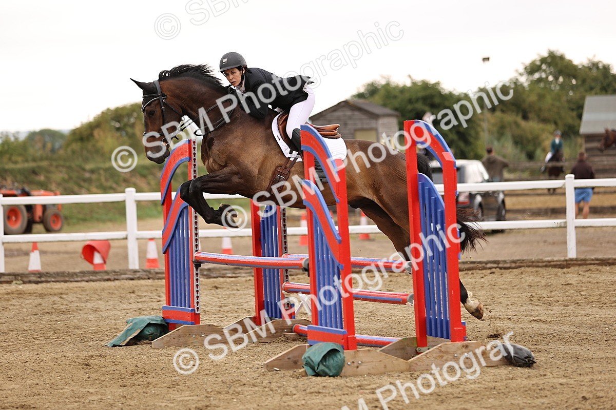 SBM_024336 - Class 8 - Clear Round