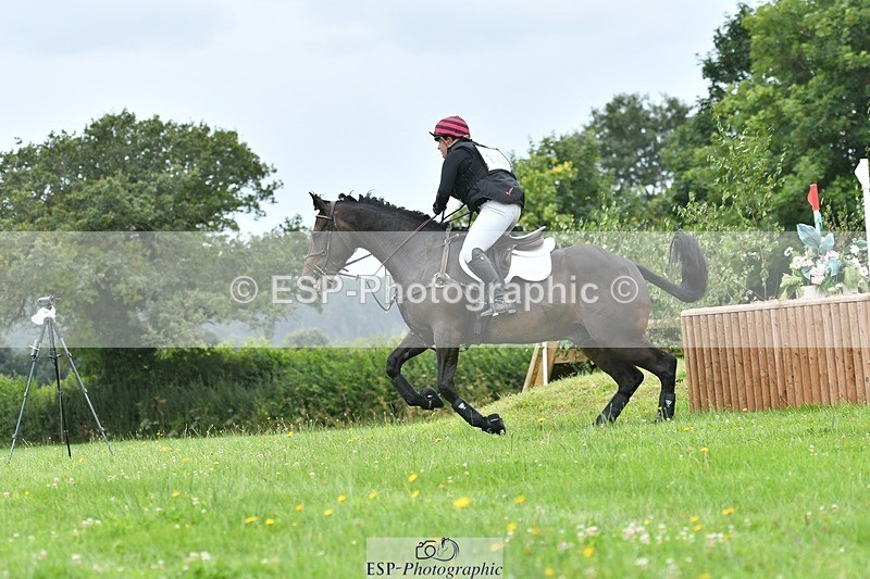 240803-105201-01413 - 110-Lizzie_Luxton-KILCARNA_BARNEY