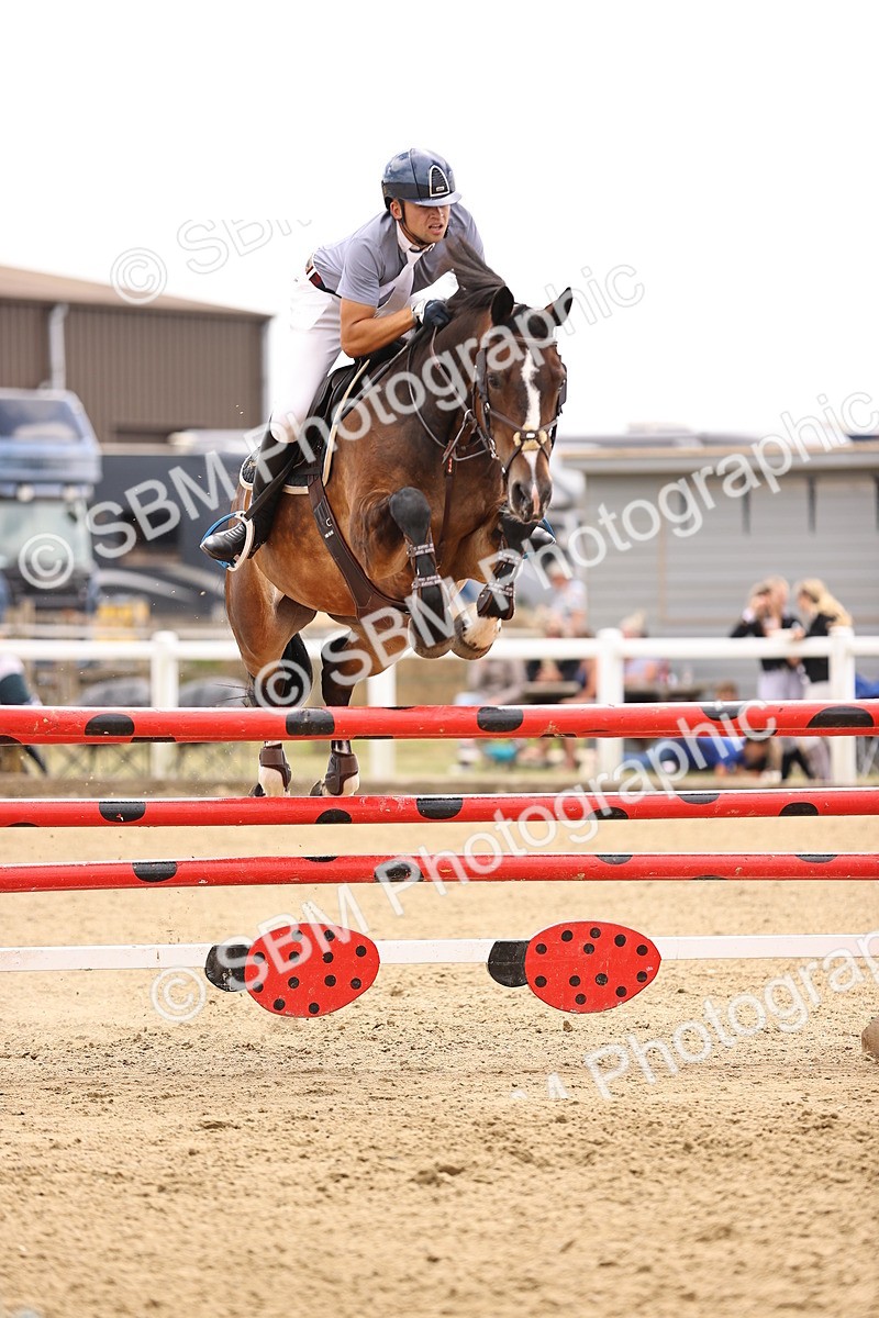 SBM_010679 - Class 9 - Senior Foxhunter - 1.20m Open