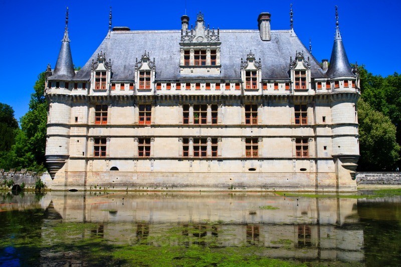 Chateau d'Azay-le-Rideau - Ruins and Not So Ruined