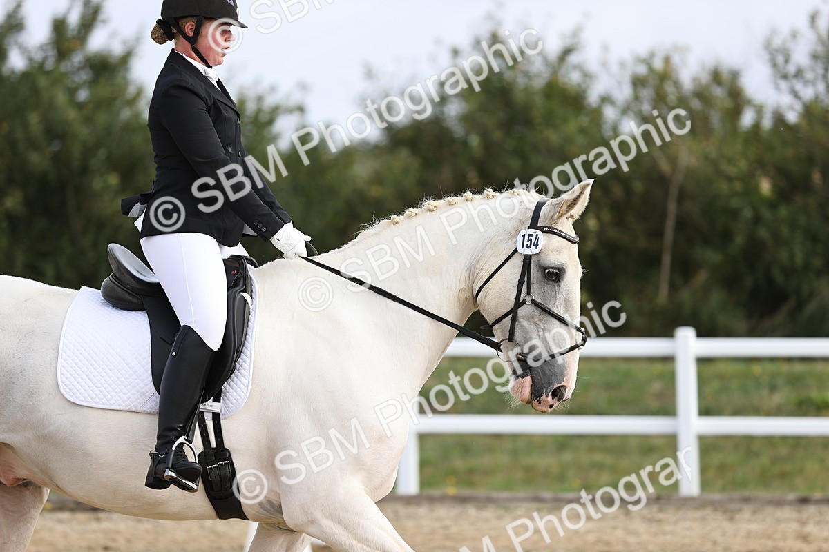 SBM_015360 - Class 14 - Novice 23 - 9.05-10.08