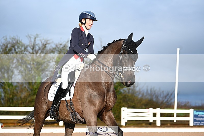 240218A-090940-05022 - 162-Holly.Kerslake-Totil.Platinum