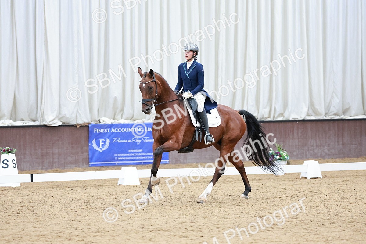 SBM_016432 - Class 5 - FEI INT II - 17.24-18.20