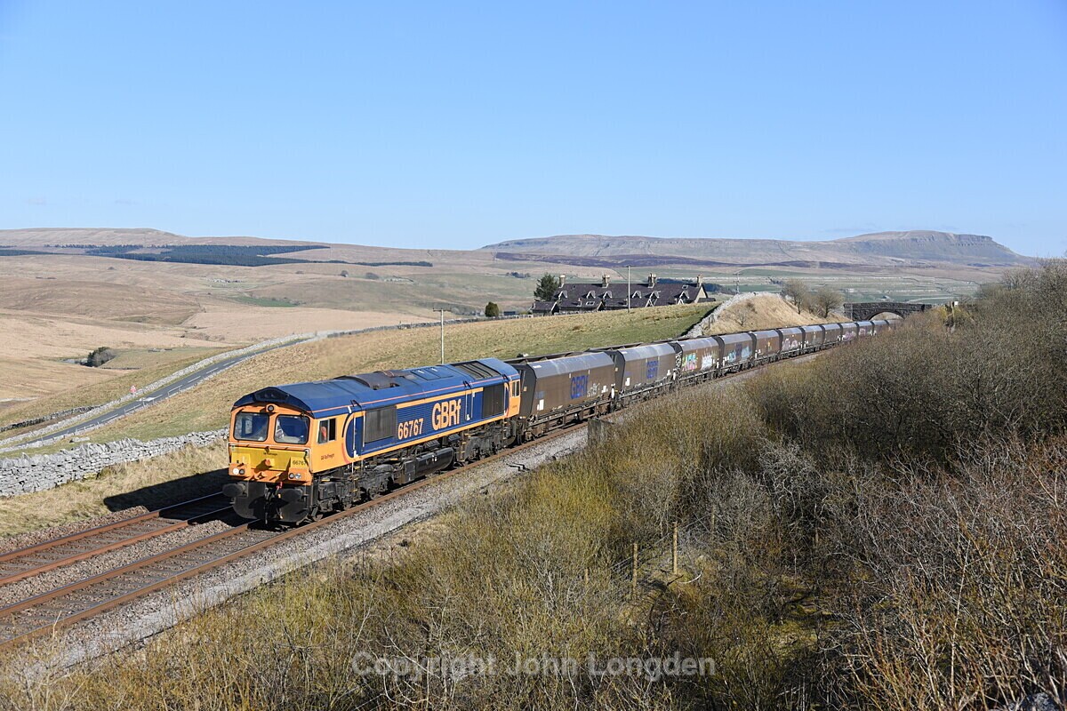 JL - 8.4.20 66767 6E77 Arcow - Hunslet Tilcon, Salt Lake Reserve - Salt Lake Cottages