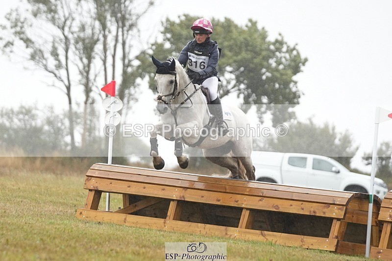 250830-151251-03978 - F-274-Isabella.Bonney