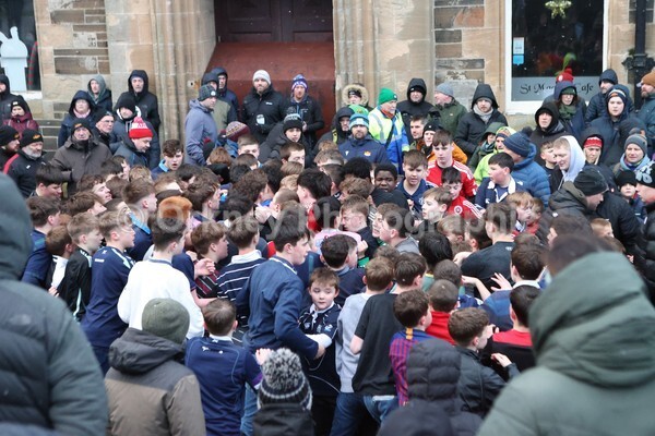 AA076535 - New Years Boys Ba'