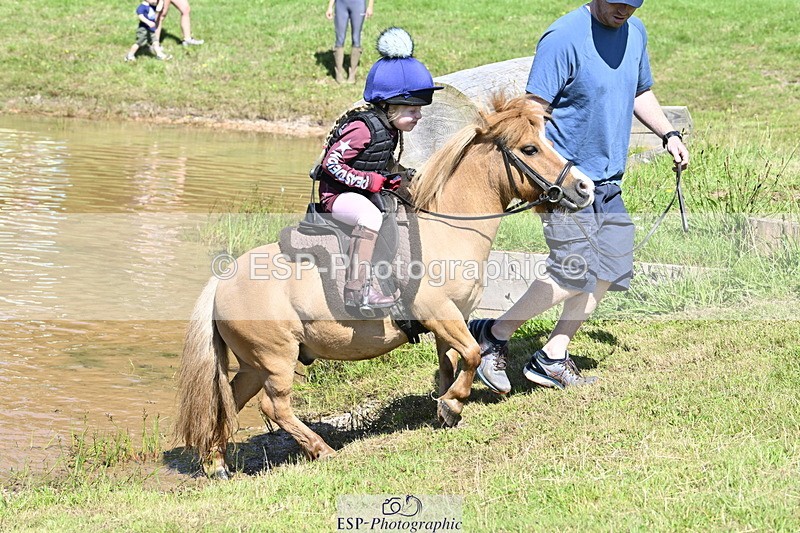 240728B-111207-01185 - Gemma's Group XC