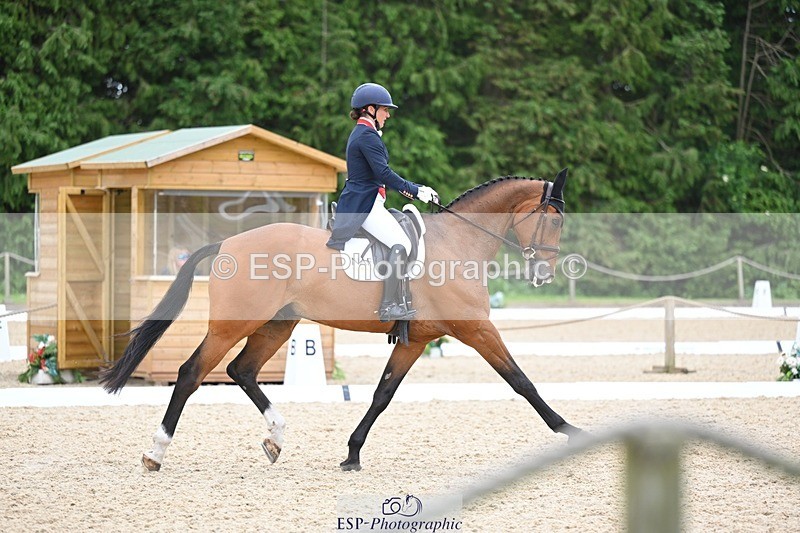 240524-113931-08965 - 520-LONDON_52-Laura_Collett