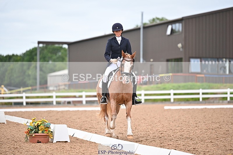 240817A-170610-10678 - 281-Caroline.Stagg-Dycott.Classy.Rose