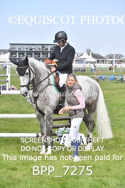 BPP_7275 - CLASS 3 Andrew Hamilton Coach, RHS Foxhunter Championship Qualifier