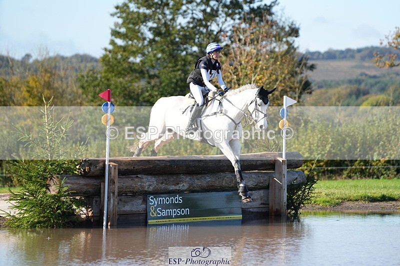 251024A-110450-07072 - A-011-Tara.Moore