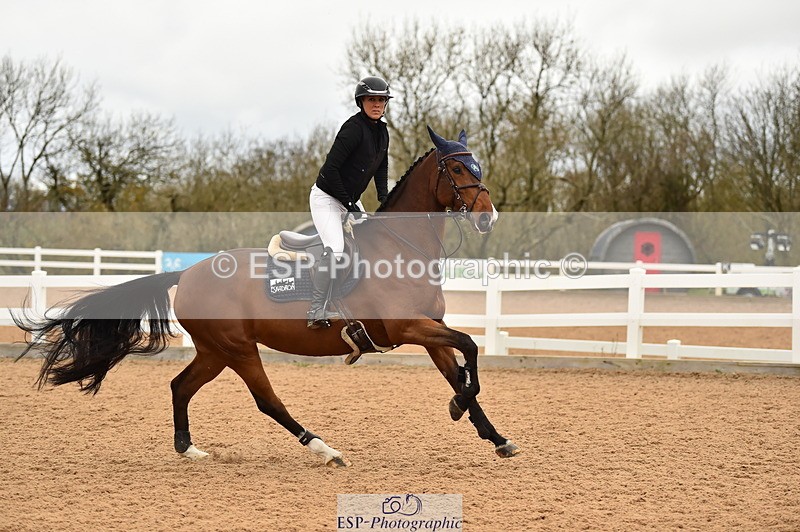 231122A-135902-00561 - Cls 5 Foxhunter & 1.20m Open