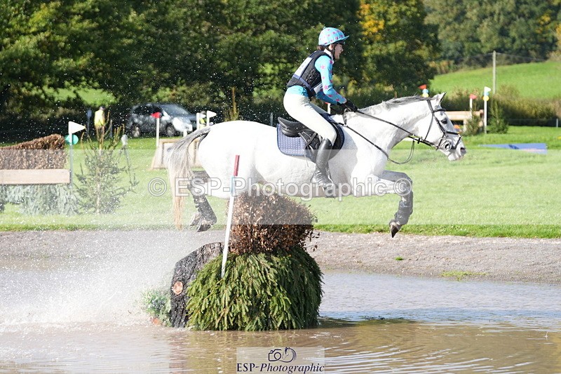 251024A-120558-08622 - B-109-Zoe.Davies