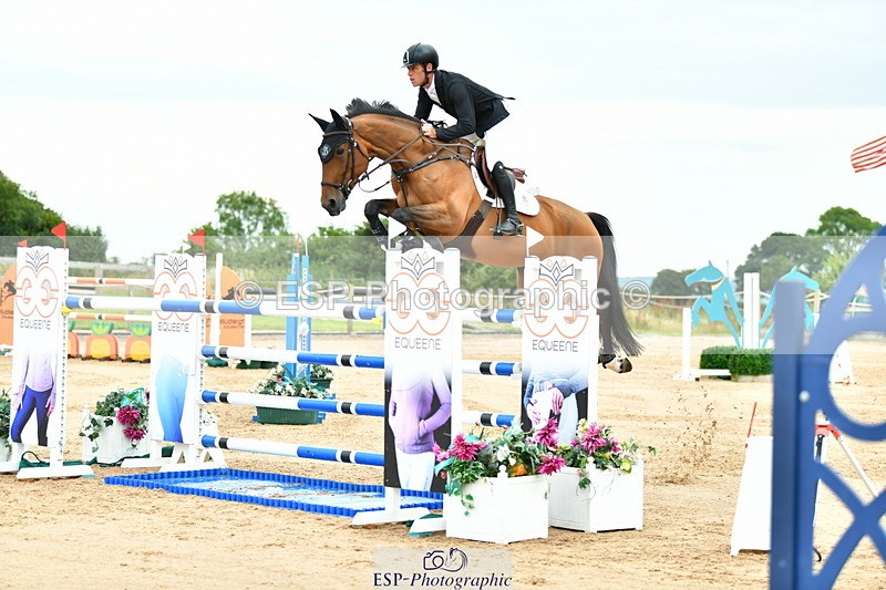 230720A-150222-03671 - Cls 9, 2 Star Big 1.40m Start to break