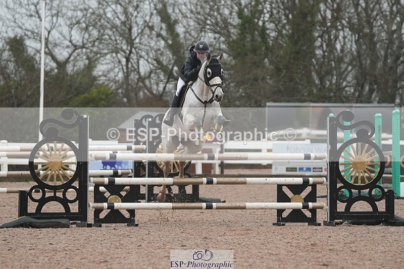 251207-121118-01989 - Cls 20 Snr Newcomers and 1.10m