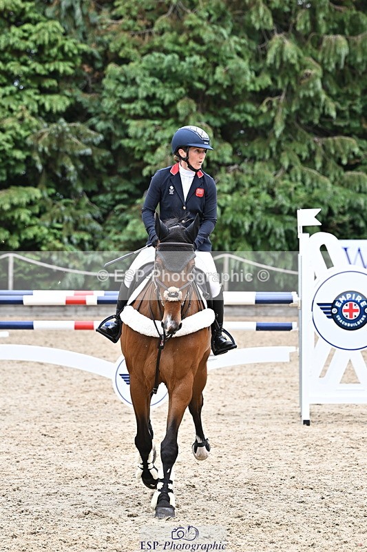 250524A-142011-12421 - D-468-Laura.Collett-LONDON.52