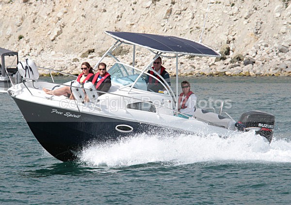 110829 FREE SPIRIT IMG_3140 - Motorboats - Open