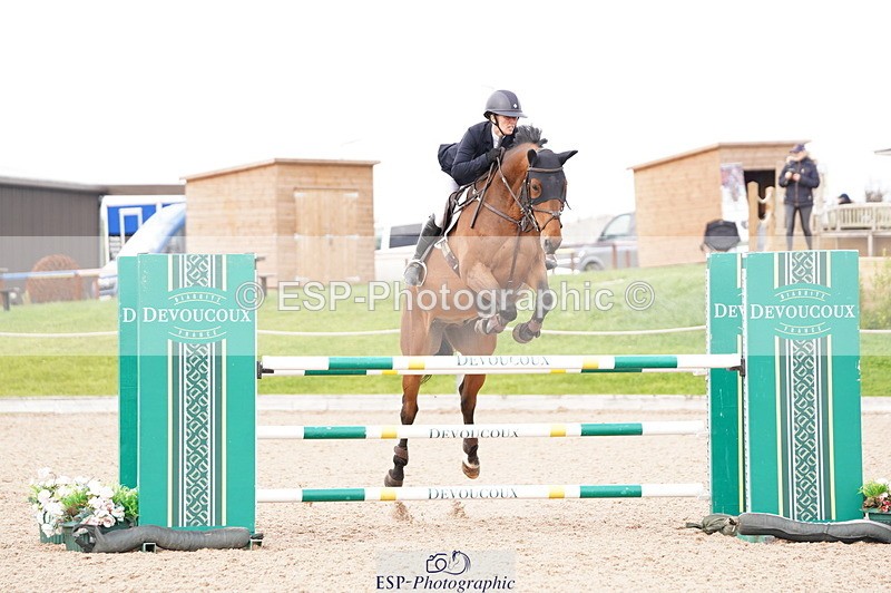 241004A-145144-00824 - Fri 04 Snr Fox & 1.20m Open