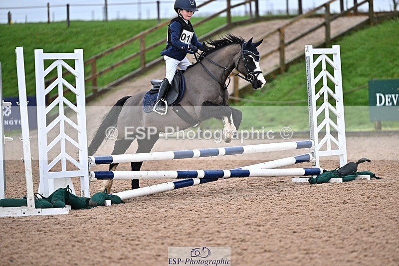 260208-125910-01251 - Cls 18 Clear Round 50cm