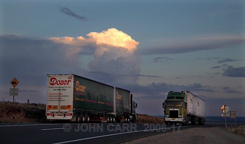 Two Green Trucks-0168 - STORM/CLOUD CHASE PHOTOS 23/1/2012