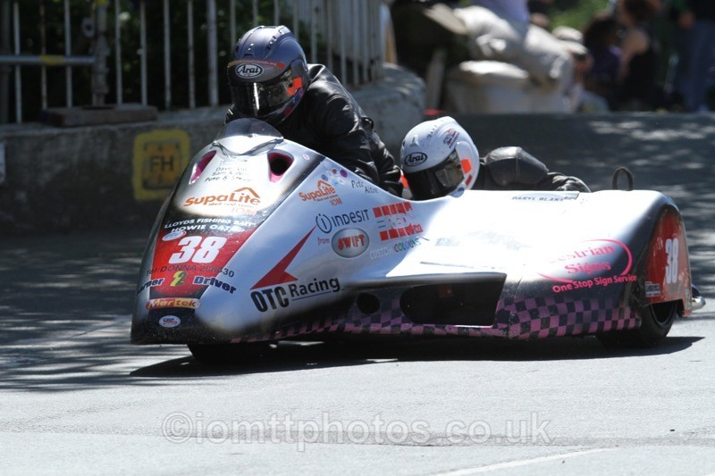 IMG_2374 - Sidecar Race 2 - TT 2013