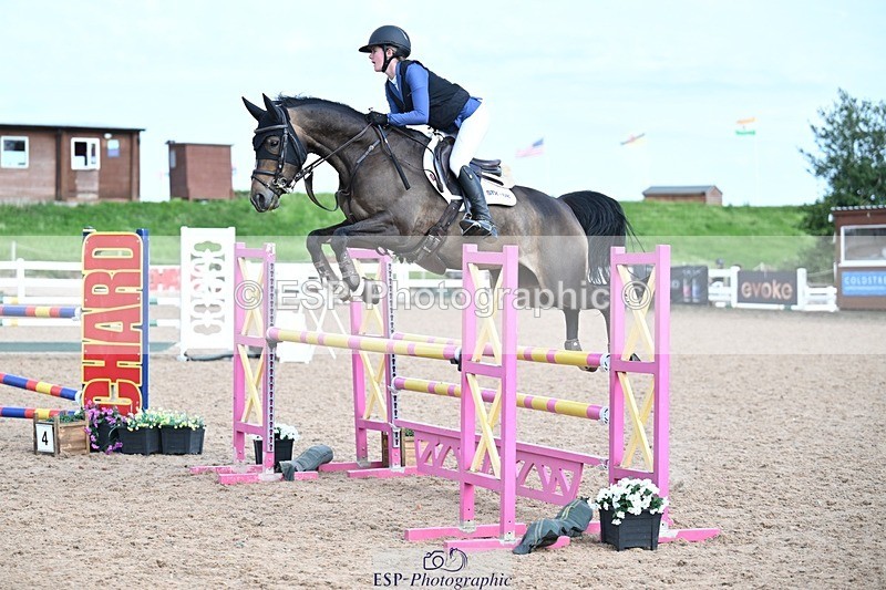 260627-174320-05822 - Cls 27 Foxhunter and 1.10m