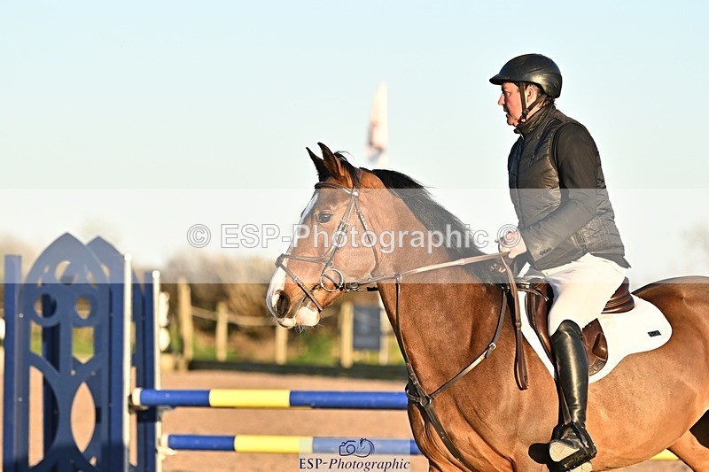 250401-185608-00836 - 90cm Classes