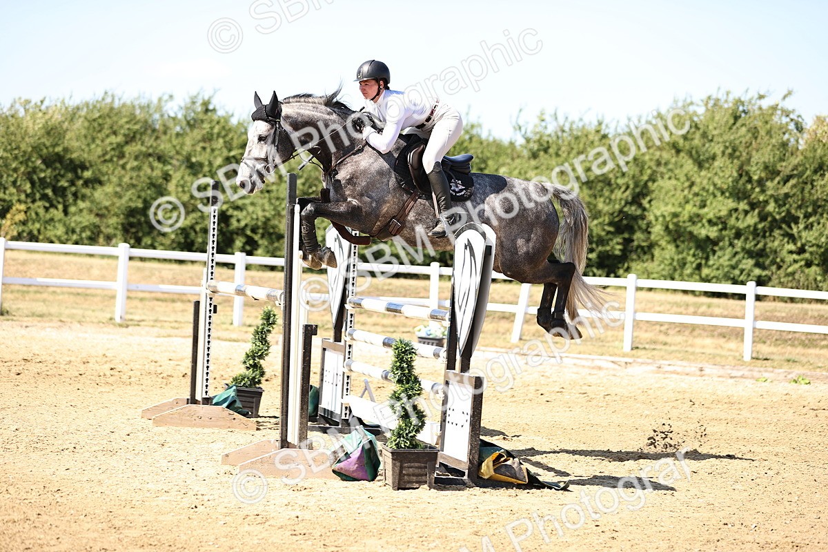 SBM_015431 - Class 16 - Senior foxhunter - 1.20m Open