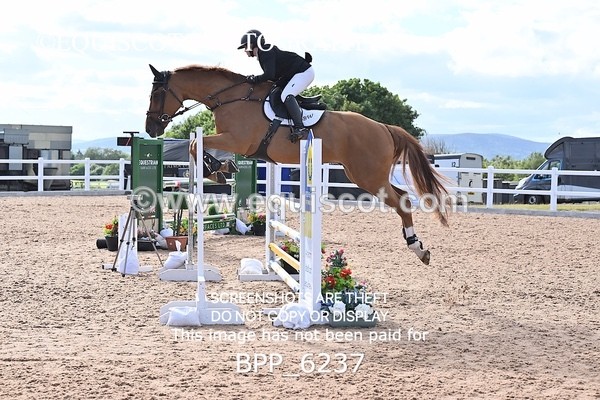 BPP_6237 - CLASS 11 THURS GFS Saddles Senior Newcomers/1.10m Open