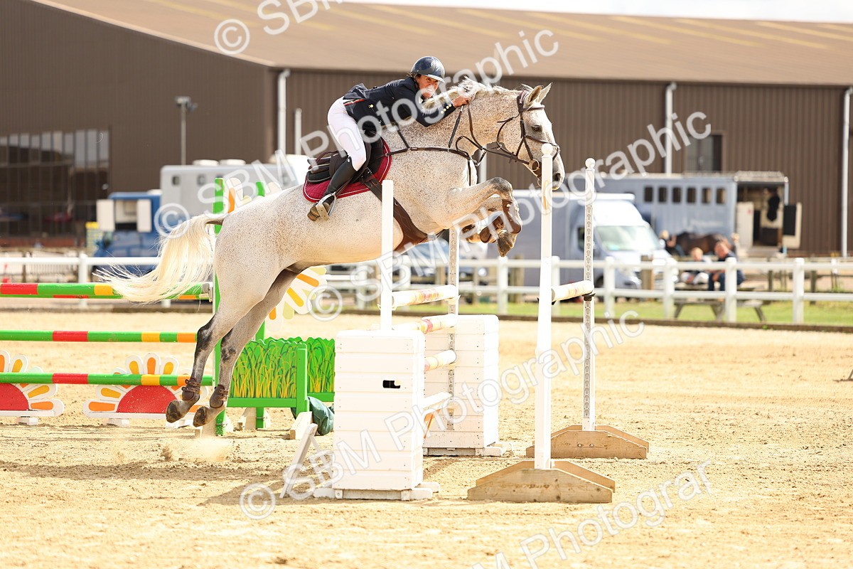 SBM_010384 - Class 4 - Senior Foxhunter - 1.20m Open