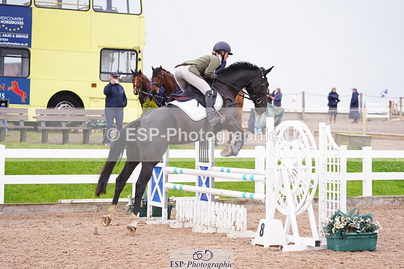 240505A-123430-05743 - Cls 18 & 19 Club & Schools 90cm