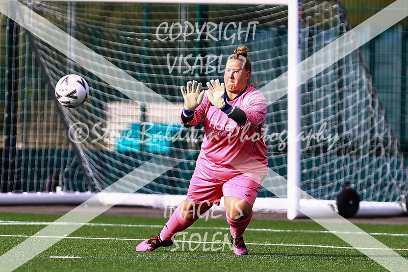 1DX30749 - 2025-10-05 FC Abbey Meads Ladies V Purton  Kingsdown FC Ladies