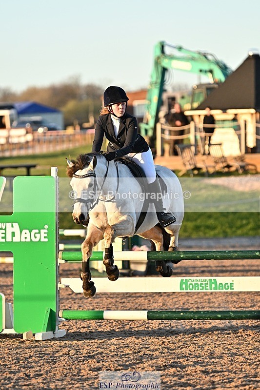 250401-191049-00914 - 90cm Classes