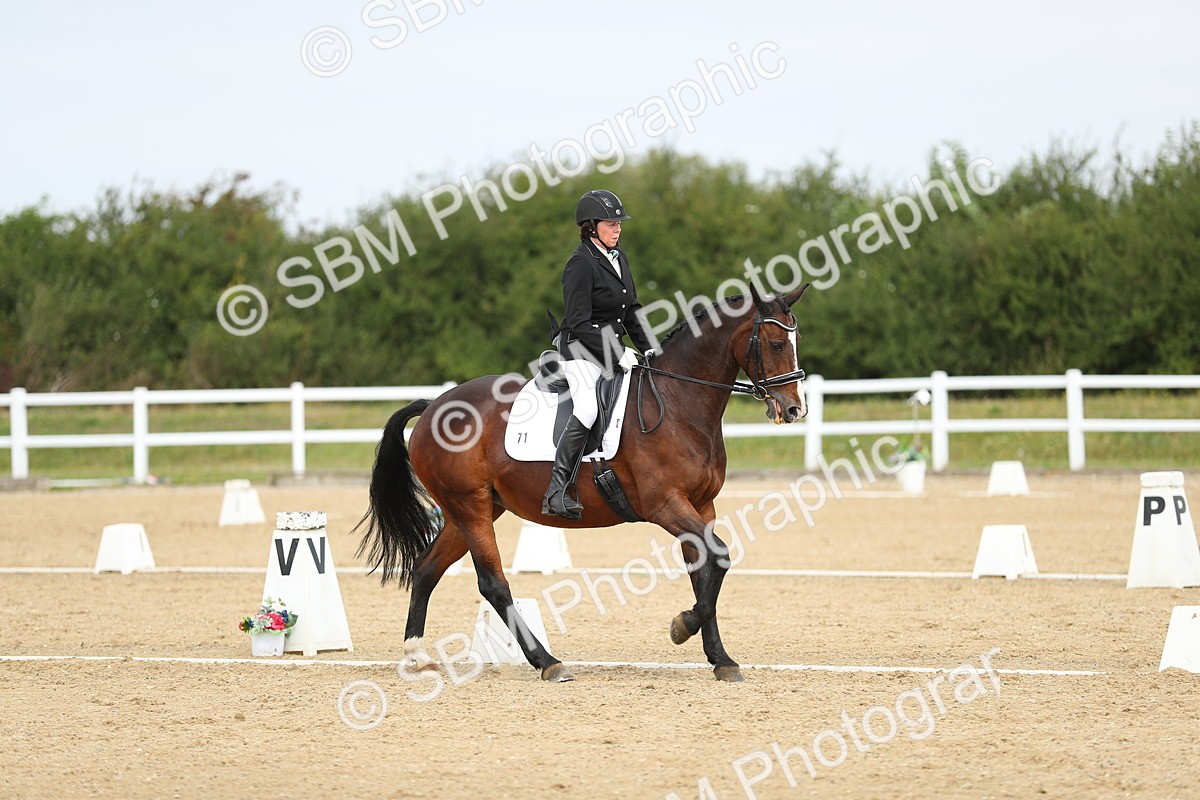 SBM_016368 - Class 13 - Novice 23 - 11.25-12.35